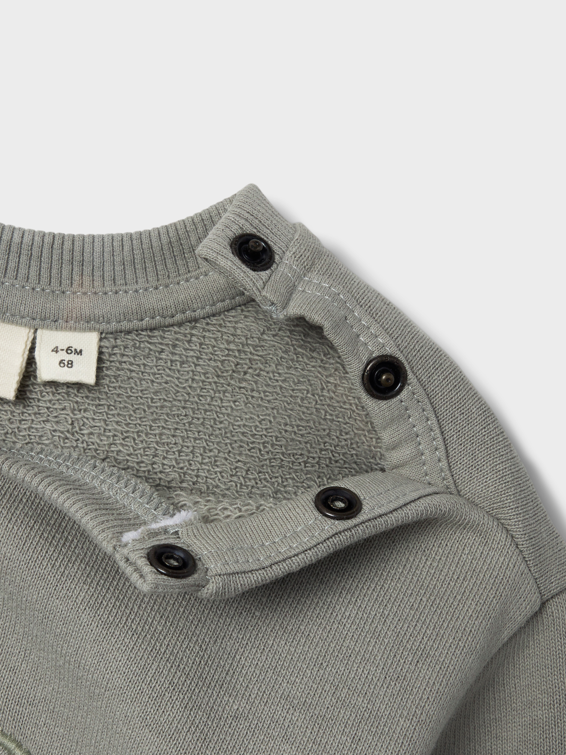 model_shot-front_full